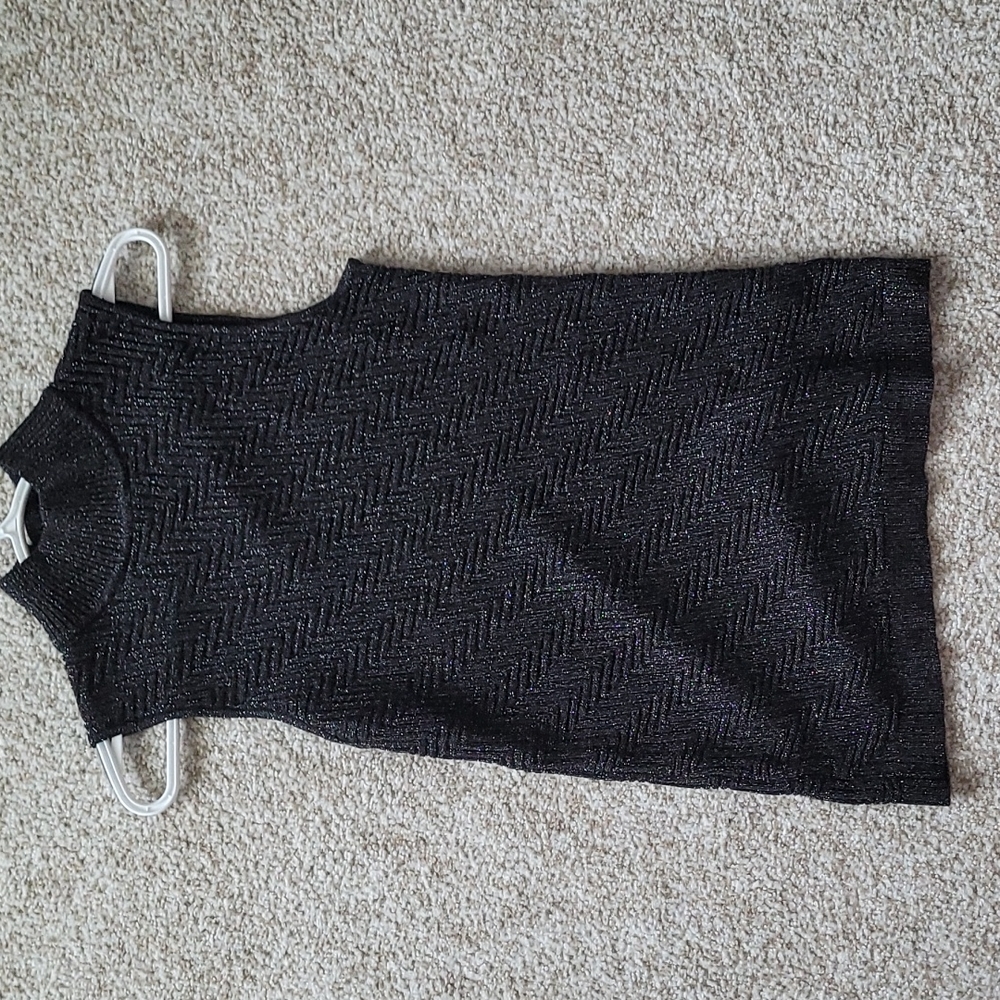 Dana Bushman sleeveless sweater top